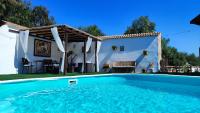 Countryside home Villa Luna with Private Yard & Jacuzzi - Chambres d'hôtes Alora