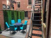 Beacon Luxury Suites - Bed and Breakfast Boston