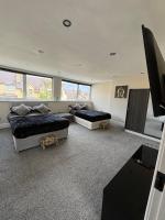 Modern 5 Bedroom Terraced Luxurious House - B&B Colwyn Bay