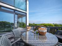 Spacious Coastal Retreat with Sea Views - B&B Torcross
