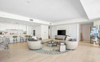 Sophisticated 2 Bedroom Oceanview Condo with Balcony - B&B South Palm Beach