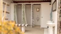 Basic Triple Room with Shared Bathroom