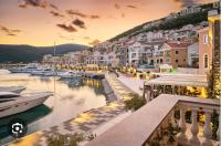 Lux Studio Lustica Bay and Car - B&B Luštica