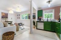 Midtown Flat for Lovers of Art & Decor! 5 min walk to Ponce City Market! 3 miles to downtown! - B&B Atlanta