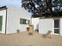 La Liara A house nestled between vineyards and a stream - B&B Luogosanto