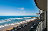 Rustic Beachfront Apt! Shared Pool! - B&B eMdloti