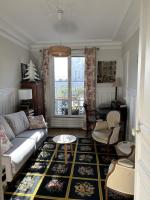 Charming apartment just steps from the Pantheon - B&B Paris