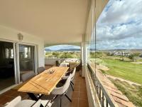 Beautiful apartment with golf and mountains view - Ferienwohnung Sucina