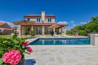 Casa di Marko-NEW MODERN RUSTIC HOUSE with pool AND SPACIOUS GARDEN! - B&B Privlaka