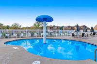 Sunset Condominiums: Golf View - B&B Arkdale