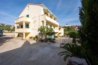 Apartments and rooms by the sea Jakisnica, Pag - 4053 - B&B Lun