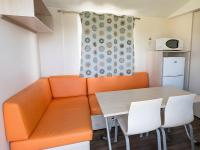 2 Bungalows con Piscina Privada Aire Acondicionado y Garaje - B&B Chiclana