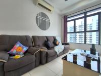 The Garden Stylish 2BR With Living Room By STAY - Bed and Breakfast Sikait