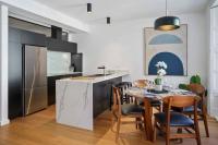 Explore the Quaint Cafe Locale from Saddlers House - B&B Hobart