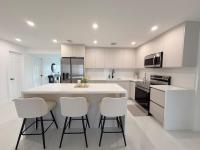 Casa de Lujo 3 Min del Hard Rock Stadium Jacuzzi - Bed and Breakfast Miami Gardens