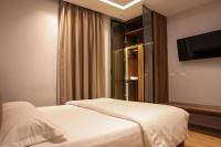 PIN Apartment - 3 Min to Skanderbeg - B&B Tirana