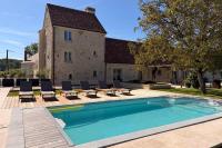 Domaine de Baloquin - Charming farmhouse with swimming pool - B&B Crèvecœur-en-Brie