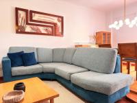 Lisbon Explorers Spacious Flat - 4 min to Metro, 20 min to Center - Bed and Breakfast Amadora