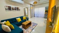 The Teal Suite Vibrant 2BHK High-Rise in GIFT City - Chambres d'hôtes Gandhinagar