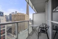 1 Bedroom & Den Condo with Balcony in DT Toronto - B&B Toronto