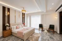 ELIVAAS Signature Nedumbally 4 BHK Villa with Office Space, Balcony Sit-Out & Lounge Area Near Edapally Church - Chambres d'hôtes Kochi