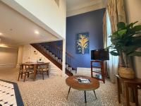 Iconic OGB 1-Bed Apartment -Gym, Pool and Carpark - B&B Christchurch