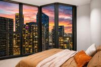Skyline 2BR Sunset Retreat Balcony Bar & Views - B&B Melbourne
