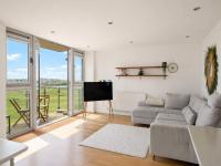 Apartment Balcony Overlooking Fistral Sea Views - B&B Newquay