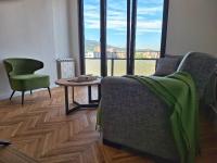 Stylish City Center Apartment with Private Parking - B&B Skopje