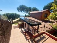 Casa de madera con piscina y vistas al mar - B&B Pineda de Mar