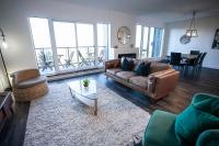 310 - Luxury Condo The Serenity - View and Pool - B&B Baie-Saint-Paul