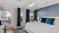Kamer met Kingsize Bed en Uitzicht op Zee