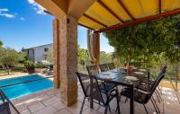 Holiday apartment Boko - Bed and Breakfast Pinezići