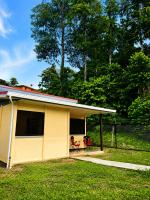 Little House Near Playa Bonita & Cahuita - 45 min - B&B Puerto Limón