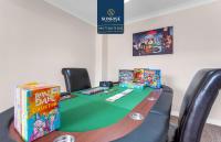 TOWNHOUSE with POKER TABLE - Invoice and REDUCED PRICES only via SUNRISE SHORT LETS DUNDEE, Spacious Rooms with TVs, Central, by SUNRISE LONG LETS and SERVICED ACCOMMODATION DUNDEE - B&B Dundee