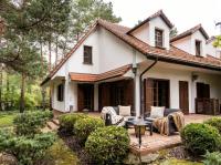 Golden Villas Luxury Garden Retreat - Jacuzzi & Sauna - B&B Konstancin-Jeziorna