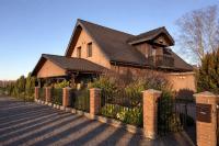 A cozy and spacious three-bedroom semi-detached house awaits guests - Ferienwohnung Vesneri