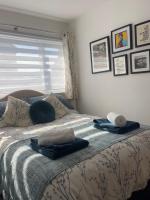 Olive Mae - Cosy Room with private en-suite bathroom - B&B Blackwood