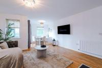 Modern 2BR Parking for 2 Walk to Co-Op Live - B&B Manchester