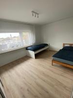 Newly renovated apartment with balcony - B&B Langen