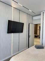Lux Apartment with Parking - Ferienwohnung Chişinău