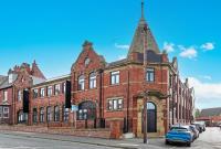 Perfect Booking 2 Bed Flat with Gym & Cinema - B&B Wakefield
