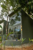 Elegant and Stylish - Riverside Tiny House Apartment - Chambres d'hôtes El Valle