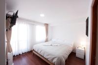 Deluxe Room (2 Adults + 1 Child)