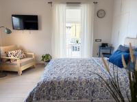Aether Rooftop with Terrace near Marina & Metro - Bed and Breakfast Piraeus