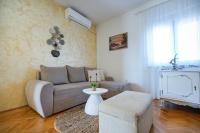 Apartment Jardin with free cowered parking - Ferienwohnung Zadar