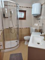 Beautiful apartment 80 m from the sea - B&B Marušići