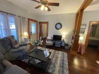 Inviting 3 Bedroom Home - B&B Norton