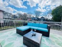Near Skytrain only 10 mins 2 stops away from FIFA Stadium with Free Parking and Full Kitchen - Chambres d'hôtes Vancouver