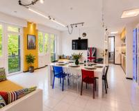 Stylish 8-Bed Home near Duomo ideal for Groups Families with terrace garden parking - B&B Milan